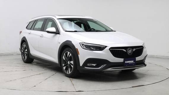 BUICK REGAL TOURX 2018 W04GV8SXXJ1084844 image